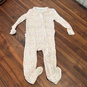 Angel Dear ruffle zippy floral pjs 💕